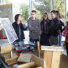 Participants del taller de construcci de les caixes-niu de la FAS a la UAB