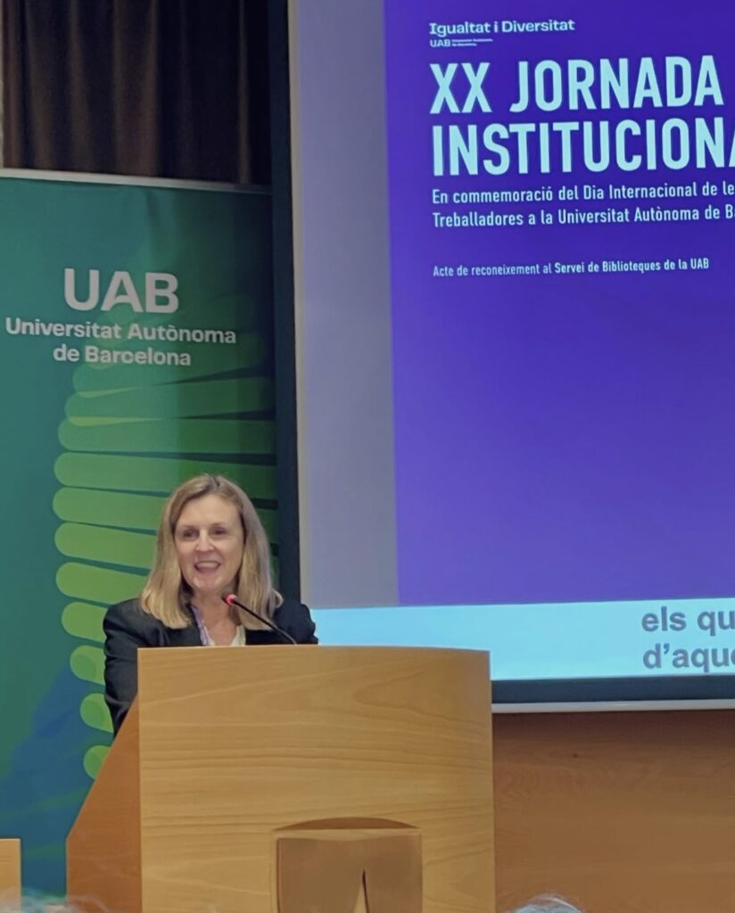 Núria Casaldàliga durant la seva intervenció / Servei de Biblioteques (UAB).