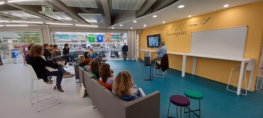 Vestíbul de la Biblioteca de Ciència i Tecnologia