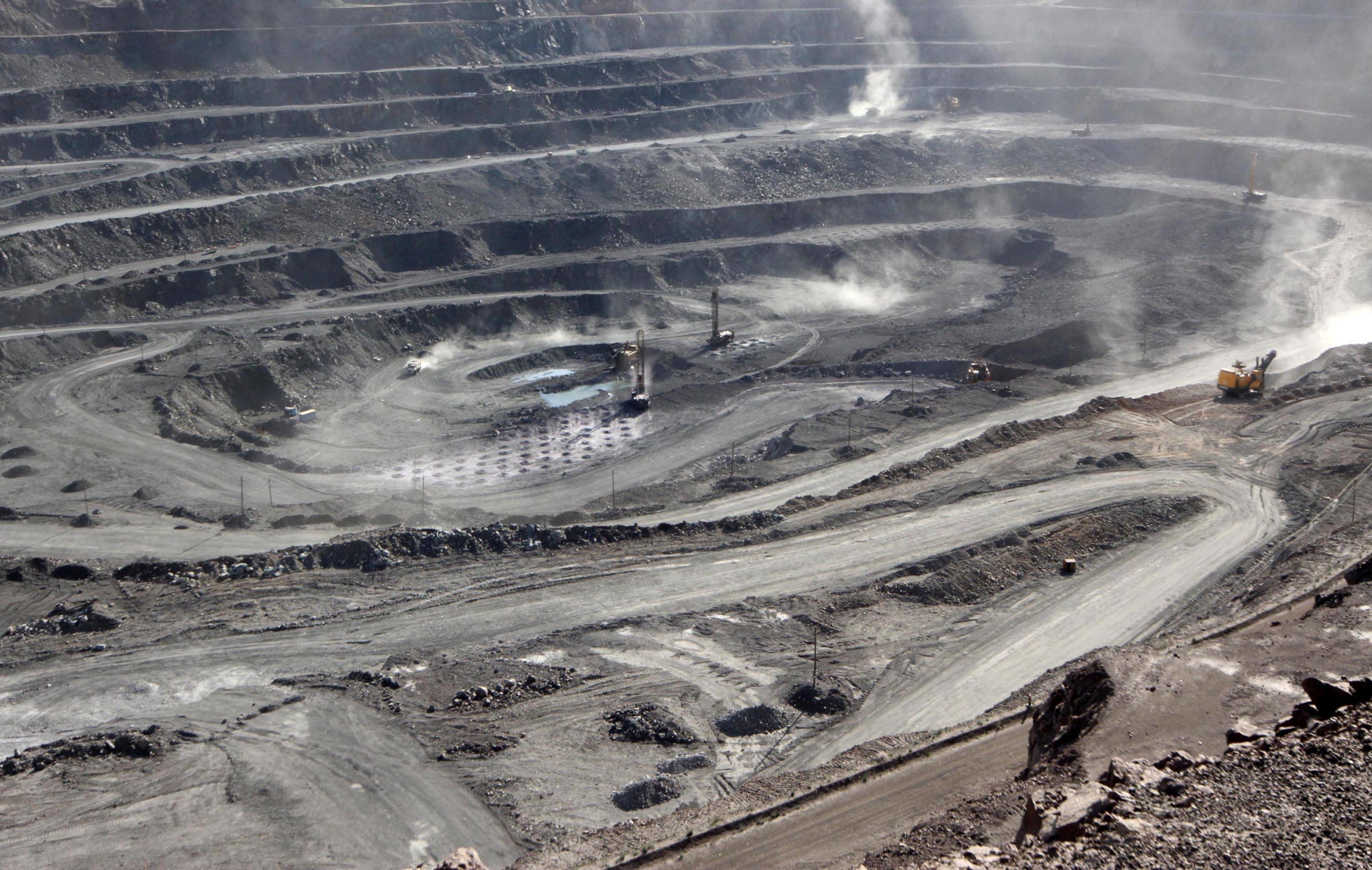 La mina de Bayan Obo en la Mongolia Interior (China) contiene una gran cantidad de minerales de tierras raras. Font: REUTERS (2011).