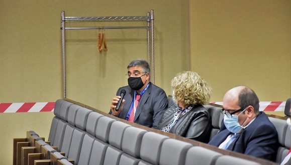 Intervención de Joan Pino durante el encuentro con el conseller Tremosa. Crédito: Sincrotrón ALBA.