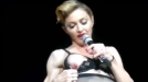 Video de Madonna mostrando un pecho en un concierto en Estambul