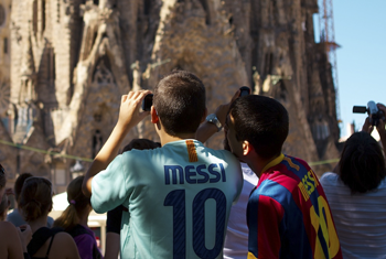 Tourists, Matthew Hine | Flickr | CC BY-NC 2.0