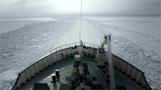 Detall del cartell del film 'In the Same Boat'