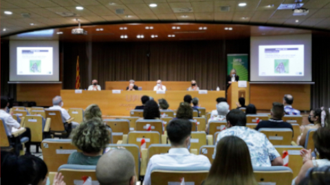 Imatge de l'acte de lliurament de premis a treballs de recerca de Batxillerat. 