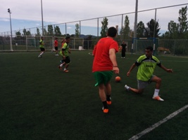 Triangular de futbol entre un equip de Can Brians i voluntaris del SAF i la FAS