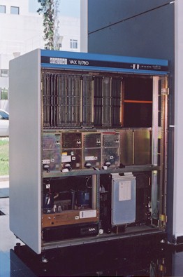 vax780.jpg (30074 bytes)