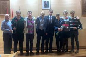 Antonio Gonz�lez, alcalde de Boadilla entre miembros del Pleno