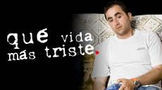 logotipo de Qué vida mas triste