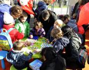 Infants jugant a l'edició 2012 de la Festa