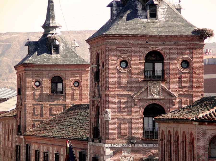 Torres Filosofía y Letras - Másteres 