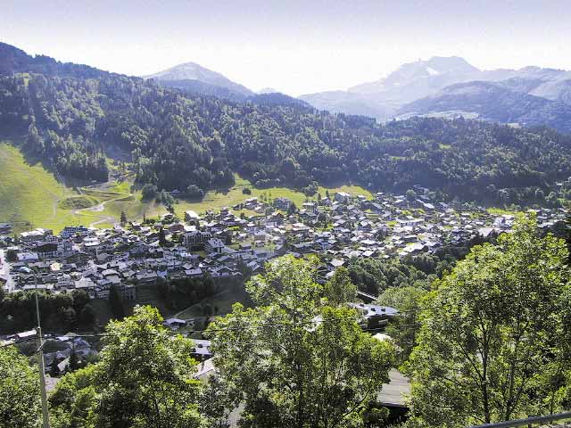 anorexia23.jpg (69244 bytes)