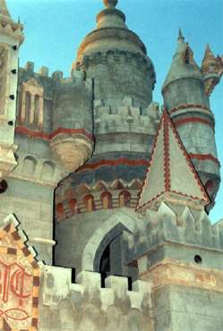 castillo03.jpg (15826 bytes)