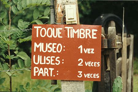 cartel2.jpg (22674 bytes)