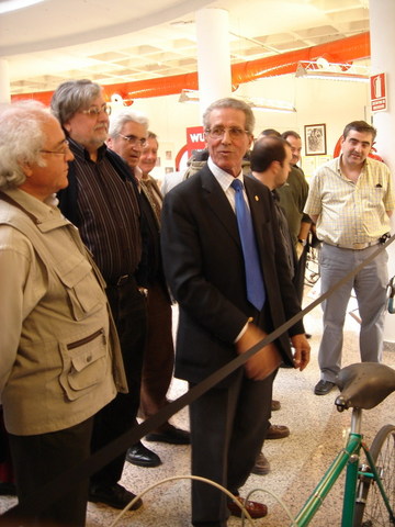 727a.jpg (56020 bytes)