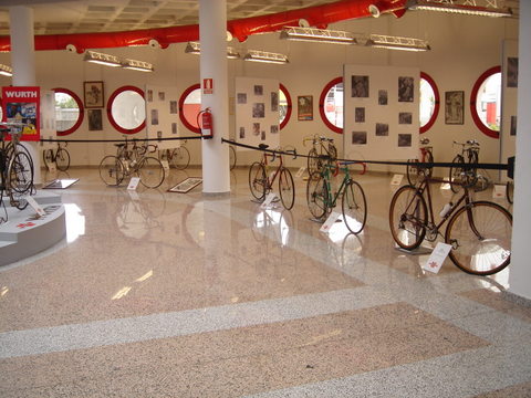 7b28.jpg (48380 bytes)