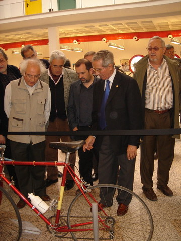 ac34.jpg (60741 bytes)