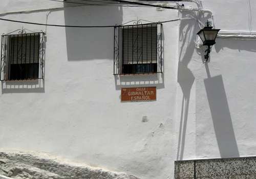 gibraltar.jpg (19097 bytes)