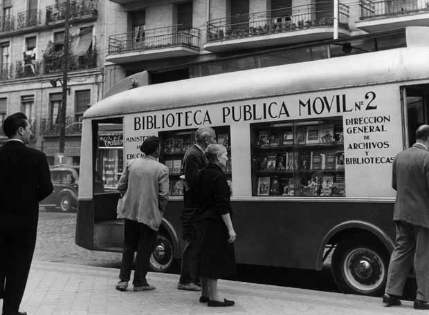 Madrid antiguo - bibliobus.jpg (37130 bytes)