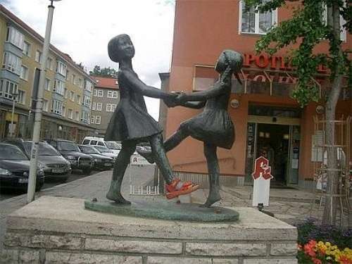 estatua36b.jpg (30902 bytes)