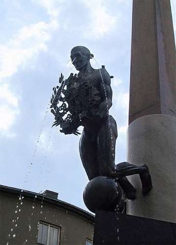 estatua39b.jpg (17400 bytes)