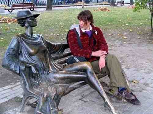 estatua14b.jpg (20877 bytes)