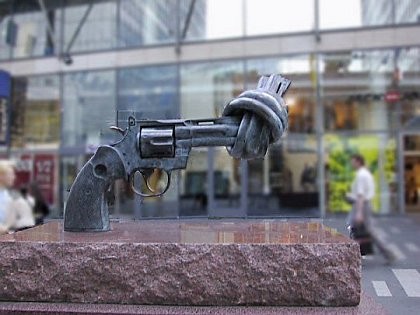 estatua2.jpg (39325 bytes)