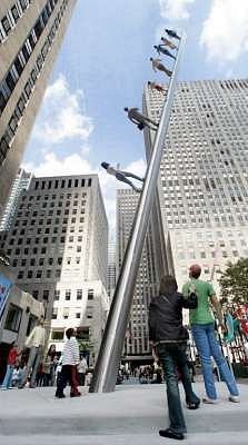 estatua35.jpg (31284 bytes)