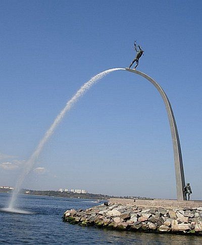 estatua4.jpg (42049 bytes)